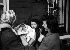 D069- Dorothy Haydock Wilson; Ruth Haydock; Sean; Alice Haydock Bennett- 1944
